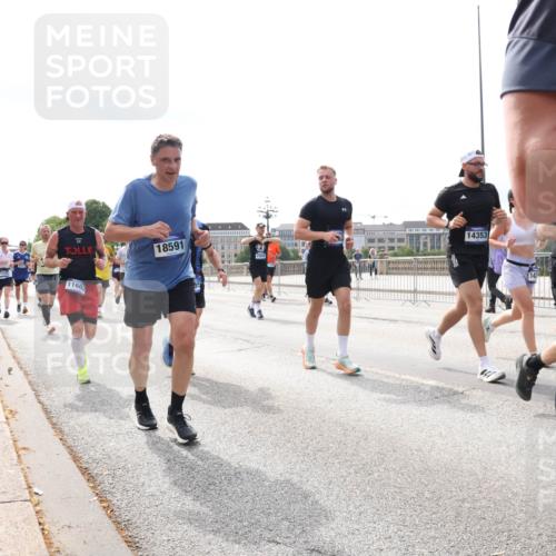29.06.2025 - hella hamburg halbmarathon Lena Gebhardt http://msf.ph/oto/8424195 29.06.2025 10:19:06 Lombardsbrücke 11602, 18591, 14353, 1349, 1521, 1718, 1755, 2096, 2311, 2589, 2781, 2802, 2812, 2821, 3026, 3105, 3118, 3591, 3592, 3631, 4718, 4722, 4802, 4845, 5034, 5049, 5080, 5098, 5178, 5264, 5266, 5323, 5429, 5834, 5910, 6194, 6249, 6413, 6477, 6482, 6542, 6736, 7051, 7121, 7143, 7214, 7252, 8575, 8665, 8761, 8778, 8780, 9252, 9270, 9272, 9276, 9549, 9652, 9756, 9757, 10037, 10039, 10124, 10129, 10467, 10502, 10816 meine-sportfotos.de