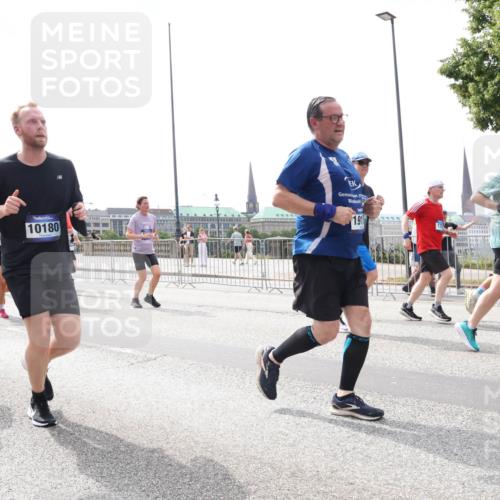 29.06.2025 - hella hamburg halbmarathon Lena Gebhardt http://msf.ph/oto/8424237 29.06.2025 10:43:14 Lombardsbrücke 10180, 2267, 191, 1149, 1155, 1467, 1656, 1788, 1816, 1878, 1964, 2103, 2158, 2267, 2361, 2450, 2509, 2971, 3074, 3238, 3283, 3329, 3378, 3518, 3638, 3764, 4056, 4105, 4177, 4302, 4367, 4385, 4680, 5067, 5268, 5370, 5610, 5720, 5755, 5967, 6012, 6440, 6931, 7043, 7461, 7872, 7926, 8135, 8161, 8184, 8233, 8408, 8435, 8795, 8991, 9072, 9304, 9378, 9639, 9641, 9644, 9976, 10008, 10083, 10180, 11142, 11710, 12151, 13049 meine-sportfotos.de