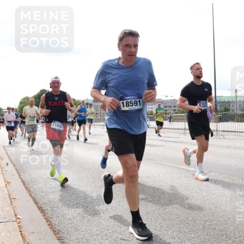 29.06.2025 - hella hamburg halbmarathon Lena Gebhardt http://msf.ph/oto/8424238 29.06.2025 10:19:07 Lombardsbrücke 18591, 5323, 14353, 16925, 11602, 1349, 1521, 1718, 1755, 2096, 2311, 2589, 2781, 2802, 2812, 2821, 2895, 3026, 3105, 3118, 3591, 3592, 3631, 4718, 4722, 4802, 4845, 5034, 5049, 5080, 5098, 5178, 5264, 5266, 5323, 5429, 5834, 5910, 6194, 6249, 6413, 6477, 6482, 6542, 6736, 7051, 7121, 7143, 7214, 7252, 8575, 8665, 8761, 8778, 8780, 9252, 9270, 9272, 9276, 9549, 9652, 9756, 9757, 10037, 10039, 10124, 10129, 10467, 10816 meine-sportfotos.de