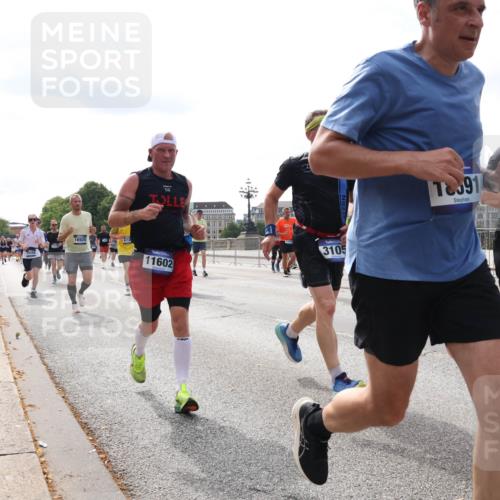 29.06.2025 - hella hamburg halbmarathon Lena Gebhardt http://msf.ph/oto/8424270 29.06.2025 10:19:07 Lombardsbrücke 16925, 11602, 3105, 18, 91, 1349, 1521, 1718, 1755, 2096, 2311, 2589, 2781, 2802, 2812, 2821, 2895, 3026, 3105, 3118, 3591, 3592, 3631, 4718, 4722, 4802, 4845, 5034, 5049, 5080, 5098, 5178, 5264, 5266, 5323, 5429, 5834, 5910, 6194, 6249, 6413, 6477, 6482, 6542, 6736, 7051, 7121, 7143, 7214, 7252, 8575, 8665, 8761, 8778, 8780, 9252, 9270, 9272, 9276, 9549, 9652, 9756, 9757, 10037, 10039, 10124, 10129, 10467, 10816 meine-sportfotos.de