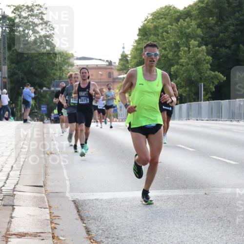 29.06.2025 - hella hamburg halbmarathon Lena Gebhardt http://msf.ph/oto/8424281 29.06.2025 09:43:27 Lombardsbrücke 1502, 2075, 1271, 2075, 2180, 2203, 4338, 5301, 6090, 7380, 8318, 9097, 9385, 9565, 9767, 10351, 10867, 11994, 12341, 12529, 12992, 13374, 13941, 14728, 14757, 15023, 15136, 15483, 15671, 17893, 18037, 18328, 18693, 18695, 18763, 18989 meine-sportfotos.de