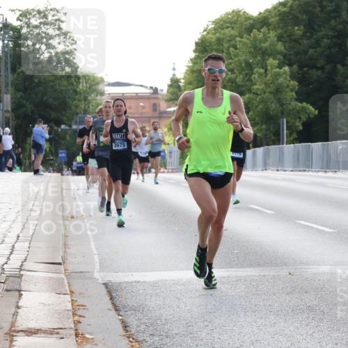 29.06.2025 - hella hamburg halbmarathon Lena Gebhardt http://msf.ph/oto/8424299 29.06.2025 09:43:27 Lombardsbrücke 2075, 8318, 1271, 2075, 2180, 2203, 4338, 5301, 6090, 7380, 8318, 9097, 9385, 9565, 9767, 10351, 10867, 11994, 12341, 12529, 12992, 13374, 13941, 14728, 14757, 15023, 15136, 15483, 15671, 17893, 18037, 18328, 18693, 18695, 18763, 18989 meine-sportfotos.de