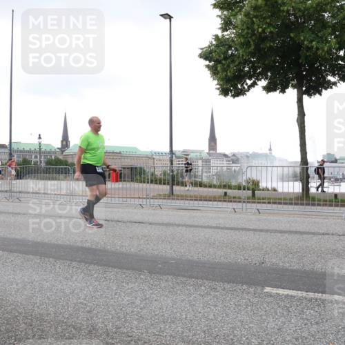 29.06.2025 - hella hamburg halbmarathon Lena Gebhardt http://msf.ph/oto/8424311 29.06.2025 10:53:18 Lombardsbrücke 1340, 1709, 1900, 1906, 1984, 2065, 2146, 2291, 2409, 2429, 2701, 2988, 3226, 3787, 4195, 4595, 4626, 4729, 5428, 5562, 5815, 6041, 6044, 6135, 6306, 6521, 7068, 7483, 7537, 7611, 7681, 7737, 7876, 8189, 8212, 8414, 8515, 8906, 9077, 9456, 9545, 9685, 9764, 9785, 10043, 10055, 10175, 10417, 10490, 10568, 10661, 10981, 11520, 11524, 11919, 12127, 12128, 12193, 12219, 12700, 13489, 13916, 13917, 14038, 14765, 14807, 14977, 14979, 16137 meine-sportfotos.de