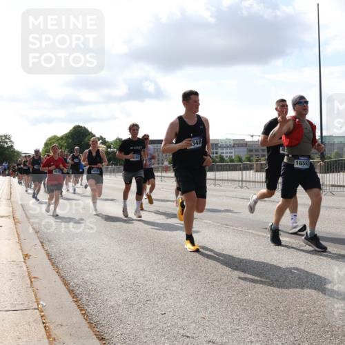 29.06.2025 - hella hamburg halbmarathon Lena Gebhardt http://msf.ph/oto/8424335 29.06.2025 09:52:20 Lombardsbrücke 4915, 16591, 348, 16592, 1057, 1139, 1169, 1220, 1312, 1353, 1468, 1512, 1569, 1604, 1631, 1763, 3305, 3618, 3697, 3852, 4565, 4871, 4915, 5011, 5014, 5047, 5129, 5231, 5336, 5690, 5987, 6373, 6550, 6700, 6705, 6711, 6770, 7067, 7185, 7432, 7710, 7865, 7961, 8074, 8359, 8564, 8852, 9348, 9358, 9444, 9547, 9659, 10493, 10691, 10741, 10796, 10978, 11062, 11495, 11679, 11779, 11821, 12046, 12438, 12772, 13403, 13614, 13728, 14257 meine-sportfotos.de