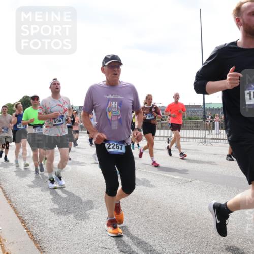 29.06.2025 - hella hamburg halbmarathon Lena Gebhardt http://msf.ph/oto/8424341 29.06.2025 10:43:15 Lombardsbrücke 13786, 3510, 5967, 17921, 2103, 2267, 10180, 1149, 1155, 1467, 1788, 1816, 1878, 1964, 2103, 2158, 2267, 2361, 2450, 2509, 2971, 3074, 3238, 3283, 3329, 3378, 3518, 3638, 3764, 4056, 4105, 4177, 4302, 4367, 4385, 4680, 5067, 5268, 5370, 5610, 5720, 5755, 5967, 6012, 6096, 6440, 6931, 7043, 7461, 7872, 7926, 8135, 8161, 8184, 8233, 8408, 8435, 8795, 8991, 9072, 9304, 9378, 9639, 9641, 9644, 9976, 10008, 10083, 10180, 10200, 10202, 11142, 11710, 12151, 13049 meine-sportfotos.de