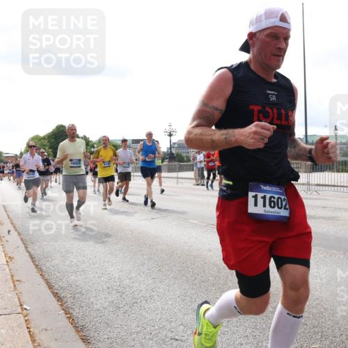 29.06.2025 - hella hamburg halbmarathon Lena Gebhardt http://msf.ph/oto/8424355 29.06.2025 10:19:08 Lombardsbrücke 16925, 6736, 167, 11602, 1332, 1349, 1521, 1718, 1755, 2096, 2311, 2589, 2781, 2795, 2802, 2812, 2821, 2895, 3026, 3105, 3118, 3591, 3592, 3631, 4718, 4722, 4845, 5034, 5049, 5080, 5098, 5178, 5264, 5266, 5323, 5429, 5834, 5910, 6194, 6249, 6413, 6477, 6482, 6542, 6736, 7051, 7121, 7143, 7214, 7252, 8575, 8665, 8761, 8778, 8780, 9252, 9270, 9272, 9276, 9549, 9652, 9756, 9757, 10037, 10039, 10124, 10129, 10467, 10816 meine-sportfotos.de