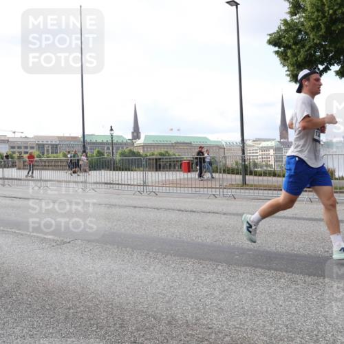 29.06.2025 - hella hamburg halbmarathon Lena Gebhardt http://msf.ph/oto/8424357 29.06.2025 10:06:18 Lombardsbrücke 10781, 1229, 1245, 1448, 1766, 1830, 1842, 3062, 4169, 4542, 4666, 4868, 5431, 6014, 6314, 6664, 7138, 7741, 8051, 8316, 9361, 9560, 10214, 10297, 10736, 10781, 13042, 13054, 13481, 13863, 14369, 14987, 15113, 15145, 15229, 15462, 15537, 15766, 15772, 15858, 16441, 16687, 17059, 17239, 17746, 17885, 18042, 18575, 18577, 18768, 18857, 18910, 18913, 18966 meine-sportfotos.de