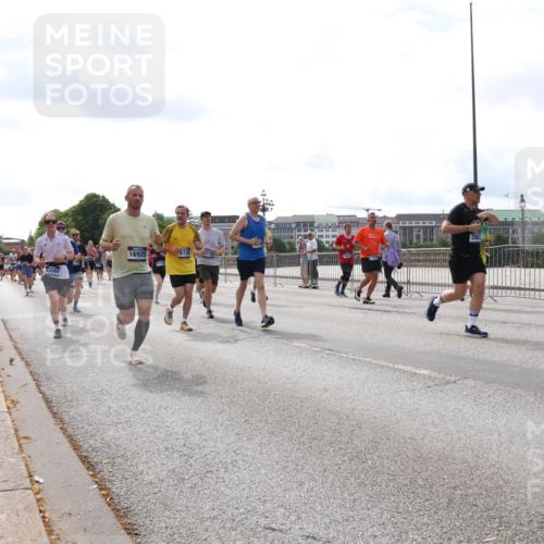 29.06.2025 - hella hamburg halbmarathon Lena Gebhardt http://msf.ph/oto/8424370 29.06.2025 10:19:08 Lombardsbrücke 15594, 16925, 6736, 1332, 1349, 1521, 1718, 1755, 2096, 2311, 2589, 2781, 2795, 2802, 2812, 2821, 2895, 3026, 3105, 3118, 3591, 3592, 3631, 4718, 4722, 4845, 5034, 5049, 5080, 5098, 5178, 5264, 5266, 5323, 5429, 5834, 5910, 6194, 6249, 6413, 6477, 6482, 6542, 6736, 7051, 7121, 7143, 7214, 7252, 8575, 8665, 8761, 8778, 8780, 9252, 9270, 9272, 9276, 9549, 9652, 9756, 9757, 10037, 10039, 10124, 10129, 10467, 10816 meine-sportfotos.de