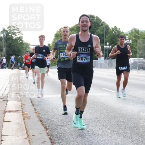 29.06.2025 - hella hamburg halbmarathon Lena Gebhardt http://msf.ph/oto/8424380 29.06.2025 09:43:31 Lombardsbrücke 1394, 17893, 150, 2075, 8318, 1271, 2075, 2180, 2203, 4338, 5301, 6090, 7380, 8318, 9097, 9385, 9565, 9767, 9804, 10351, 10867, 11994, 12341, 13374, 13941, 14728, 14757, 15023, 15136, 15483, 15671, 17893, 18037, 18328, 18693, 18695, 18763, 18989 meine-sportfotos.de