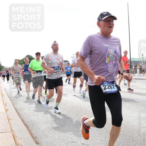 29.06.2025 - hella hamburg halbmarathon Lena Gebhardt http://msf.ph/oto/8424383 29.06.2025 10:43:15 Lombardsbrücke 3518, 2267, 1149, 1155, 1467, 1788, 1816, 1878, 1964, 2103, 2158, 2267, 2361, 2450, 2509, 2971, 3074, 3238, 3283, 3329, 3378, 3518, 3638, 3764, 4056, 4105, 4177, 4302, 4367, 4385, 4680, 5067, 5268, 5370, 5610, 5720, 5755, 5967, 6012, 6096, 6440, 6931, 7043, 7461, 7872, 7926, 8135, 8161, 8184, 8233, 8408, 8435, 8795, 8991, 9072, 9304, 9378, 9639, 9641, 9644, 9976, 10008, 10083, 10180, 10200, 10202, 11142, 11710, 12151, 13049 meine-sportfotos.de
