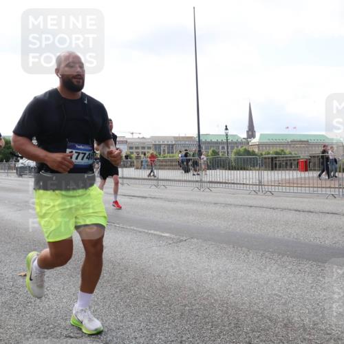 29.06.2025 - hella hamburg halbmarathon Lena Gebhardt http://msf.ph/oto/8424395 29.06.2025 10:06:18 Lombardsbrücke 17239, 7746, 1229, 1245, 1448, 1766, 1830, 1842, 3062, 4169, 4542, 4666, 4868, 5431, 6014, 6314, 6664, 7138, 7741, 8051, 8316, 9361, 9560, 10214, 10297, 10736, 10781, 13042, 13054, 13481, 13863, 14369, 14987, 15113, 15145, 15229, 15462, 15537, 15766, 15772, 15858, 16441, 16687, 17059, 17239, 17746, 17885, 18042, 18575, 18577, 18768, 18857, 18910, 18913, 18966 meine-sportfotos.de