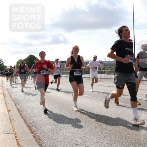 29.06.2025 - hella hamburg halbmarathon Lena Gebhardt http://msf.ph/oto/8424438 29.06.2025 09:52:21 Lombardsbrücke 1468, 4915, 11495, 1659, 560, 1167, 1057, 1139, 1169, 1220, 1312, 1353, 1468, 1512, 1569, 1604, 1631, 1763, 3305, 3618, 3697, 3852, 4565, 4871, 4915, 5011, 5014, 5047, 5129, 5231, 5336, 5690, 5987, 6373, 6550, 6700, 6705, 6711, 6770, 7067, 7185, 7432, 7710, 7865, 7961, 8074, 8359, 8564, 8852, 9348, 9358, 9444, 9547, 9659, 10493, 10691, 10741, 10796, 10978, 11062, 11495, 11679, 11779, 11821, 12046, 12438, 12772, 13403, 13614, 13728, 14257 meine-sportfotos.de