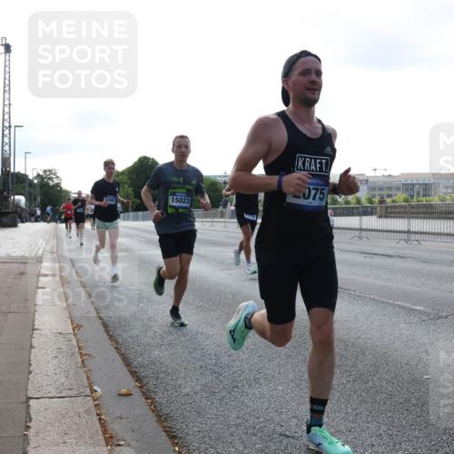 29.06.2025 - hella hamburg halbmarathon Lena Gebhardt http://msf.ph/oto/8424457 29.06.2025 09:43:33 Lombardsbrücke 17893, 2025, 15023, 075, 1271, 2075, 2180, 2203, 4338, 5301, 6090, 7380, 8318, 9097, 9385, 9565, 9767, 9804, 10351, 10867, 11994, 12341, 13374, 13941, 14728, 14757, 15023, 15136, 15483, 15671, 17040, 17893, 18037, 18328, 18693, 18695, 18763, 18832, 18989 meine-sportfotos.de
