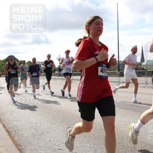 29.06.2025 - hella hamburg halbmarathon Lena Gebhardt http://msf.ph/oto/8424510 29.06.2025 09:52:22 Lombardsbrücke 1468, 14449, 1139, 12046, 11495, 4915, 16, 1057, 1139, 1169, 1220, 1312, 1353, 1468, 1512, 1569, 1604, 1631, 1763, 3305, 3618, 3697, 3852, 4565, 4871, 4915, 5011, 5014, 5047, 5129, 5231, 5336, 5690, 5987, 6373, 6550, 6700, 6705, 6711, 6770, 7067, 7185, 7432, 7710, 7865, 7961, 8074, 8359, 8564, 8852, 9348, 9358, 9444, 9547, 9659, 10493, 10691, 10741, 10796, 10978, 11062, 11495, 11679, 11779, 11821, 12046, 12438, 12772, 13403, 13614, 13728, 14257 meine-sportfotos.de