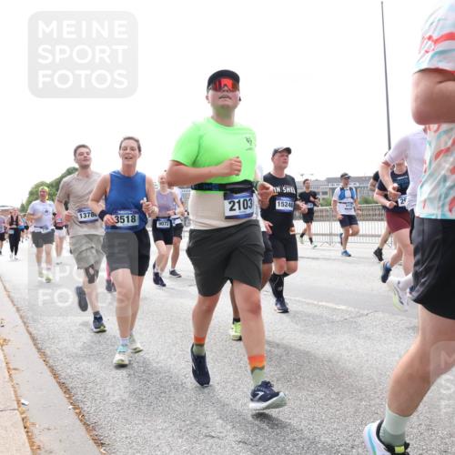 29.06.2025 - hella hamburg halbmarathon Lena Gebhardt http://msf.ph/oto/8424528 29.06.2025 10:43:16 Lombardsbrücke 1378, 3518, 9072, 596, 2103, 15246, 25, 12, 1149, 1155, 1467, 1788, 1816, 1878, 1964, 2103, 2158, 2267, 2361, 2450, 2509, 2971, 3074, 3238, 3283, 3329, 3378, 3518, 3638, 3764, 4056, 4105, 4177, 4302, 4367, 4385, 4680, 5067, 5268, 5370, 5610, 5720, 5755, 5967, 6012, 6096, 6226, 6440, 6931, 7043, 7461, 7872, 7926, 8135, 8161, 8184, 8233, 8408, 8435, 8795, 8991, 9072, 9304, 9378, 9639, 9641, 9644, 9976, 10008, 10083, 10180, 10200, 10202, 11142, 11710, 12151, 13049 meine-sportfotos.de