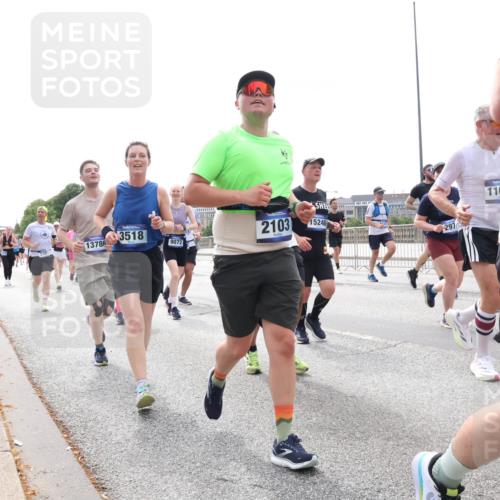 29.06.2025 - hella hamburg halbmarathon Lena Gebhardt http://msf.ph/oto/8424552 29.06.2025 10:43:16 Lombardsbrücke 13786, 3518, 9072, 2103, 15246, 297, 1167, 1149, 1155, 1467, 1788, 1816, 1878, 1964, 2103, 2158, 2267, 2361, 2450, 2509, 2971, 3074, 3238, 3283, 3329, 3378, 3518, 3638, 3764, 4056, 4105, 4177, 4302, 4367, 4385, 4680, 5067, 5268, 5370, 5610, 5720, 5755, 5967, 6012, 6096, 6226, 6440, 6931, 7043, 7461, 7872, 7926, 8135, 8161, 8184, 8233, 8408, 8435, 8795, 8991, 9072, 9304, 9378, 9639, 9641, 9644, 9976, 10008, 10083, 10180, 10200, 10202, 11142, 11710, 12151, 13049 meine-sportfotos.de