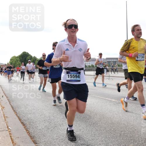 29.06.2025 - hella hamburg halbmarathon Lena Gebhardt http://msf.ph/oto/8424561 29.06.2025 10:19:11 Lombardsbrücke 1718, 0477, 15594, 6736, 1332, 1349, 1521, 1708, 1718, 1755, 2017, 2096, 2311, 2589, 2781, 2795, 2802, 2812, 2821, 2895, 3026, 3105, 3118, 3591, 3592, 3631, 4718, 4722, 4845, 5034, 5080, 5098, 5178, 5264, 5266, 5323, 5429, 5449, 5834, 6194, 6249, 6413, 6477, 6482, 6542, 6736, 7051, 7121, 7143, 7252, 8575, 8761, 8778, 8780, 9252, 9270, 9272, 9549, 9652, 9756, 9757, 9856, 10037, 10039, 10124, 10129, 10467, 10816 meine-sportfotos.de
