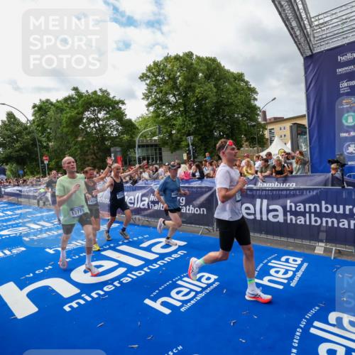 29.06.2025 - hella hamburg halbmarathon Zöllner http://msf.ph/oto/8424572 29.06.2025 10:33:55 Ziel 1743, 2228, 2243, 10865, 13771, 14310, 14466, 15500, 16243 meine-sportfotos.de