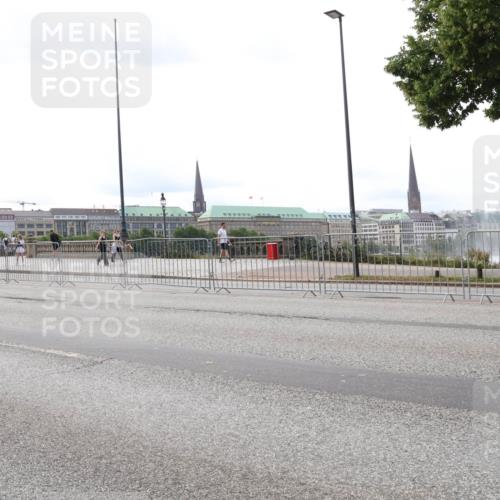 29.06.2025 - hella hamburg halbmarathon Lena Gebhardt http://msf.ph/oto/8424580 29.06.2025 10:28:30 Lombardsbrücke 1557, 3445, 4700, 5249, 5250, 5369, 5604, 5718, 5903, 5939, 6102, 6418, 7667, 7980, 8215, 8327, 8560, 9642, 9653, 9654, 9716, 9855, 10068, 10434, 12842, 13045, 13296, 13400, 13568, 13678, 14017, 14155, 15123, 15256, 15608, 16125, 16643, 18256, 18293, 18604, 19180 meine-sportfotos.de