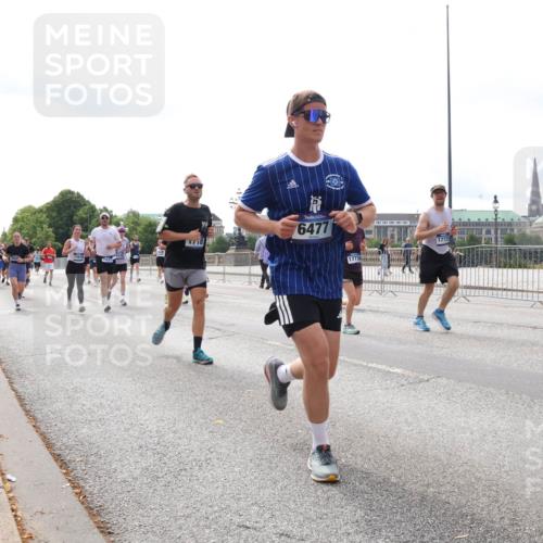 29.06.2025 - hella hamburg halbmarathon Lena Gebhardt http://msf.ph/oto/8424613 29.06.2025 10:19:11 Lombardsbrücke 1718, 6477, 1773, 3118, 1332, 1349, 1521, 1708, 1718, 1755, 2017, 2096, 2311, 2589, 2781, 2795, 2802, 2812, 2821, 2895, 3026, 3105, 3118, 3591, 3592, 3631, 4718, 4722, 4845, 5034, 5080, 5098, 5178, 5264, 5266, 5323, 5429, 5449, 5834, 6194, 6249, 6413, 6477, 6482, 6542, 6736, 7051, 7121, 7143, 7252, 8575, 8761, 8778, 8780, 9252, 9270, 9272, 9549, 9652, 9756, 9757, 9856, 10037, 10039, 10124, 10129, 10467, 10816 meine-sportfotos.de