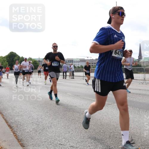 29.06.2025 - hella hamburg halbmarathon Lena Gebhardt http://msf.ph/oto/8424626 29.06.2025 10:19:12 Lombardsbrücke 1718, 6477, 1773, 363, 1332, 1349, 1521, 1708, 1718, 1755, 2017, 2096, 2311, 2589, 2781, 2795, 2802, 2812, 2821, 2895, 3026, 3105, 3118, 3591, 3592, 3631, 4718, 4722, 4845, 5034, 5080, 5098, 5178, 5264, 5266, 5323, 5429, 5449, 5834, 6194, 6249, 6413, 6477, 6482, 6542, 6736, 7051, 7121, 7143, 7252, 8537, 8575, 8761, 8778, 8780, 9252, 9270, 9272, 9549, 9652, 9756, 9757, 9856, 10037, 10039, 10124, 10129, 10467, 10816 meine-sportfotos.de