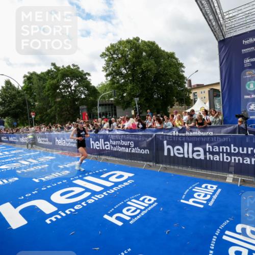 29.06.2025 - hella hamburg halbmarathon Zöllner http://msf.ph/oto/8424640 29.06.2025 10:33:58 Ziel 9519, 10865, 15500 meine-sportfotos.de