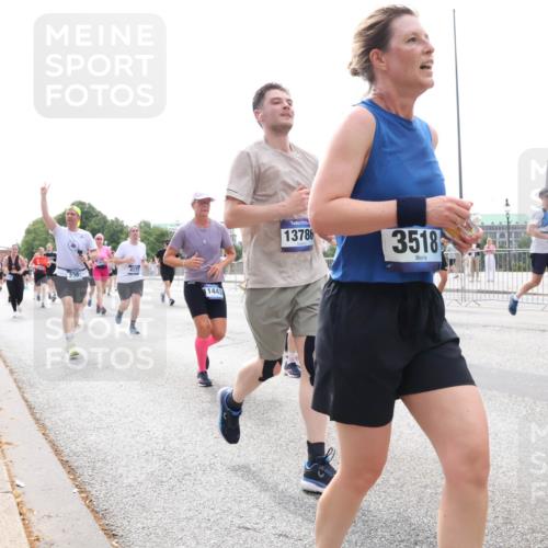 29.06.2025 - hella hamburg halbmarathon Lena Gebhardt http://msf.ph/oto/8424667 29.06.2025 10:43:17 Lombardsbrücke 2361, 1443, 13786, 3518, 1149, 1155, 1467, 1788, 1816, 1878, 2103, 2158, 2267, 2361, 2450, 2509, 2971, 3074, 3238, 3329, 3378, 3390, 3518, 3638, 3764, 4056, 4105, 4177, 4302, 4367, 4385, 4680, 5067, 5268, 5370, 5610, 5720, 5755, 5967, 6012, 6096, 6226, 6440, 6931, 7043, 7461, 7872, 7926, 8135, 8161, 8184, 8233, 8408, 8435, 8795, 8991, 9072, 9304, 9378, 9639, 9641, 9644, 9976, 10008, 10083, 10180, 10200, 10202, 11142, 11710, 12151, 13049 meine-sportfotos.de