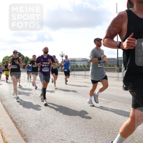 29.06.2025 - hella hamburg halbmarathon Lena Gebhardt http://msf.ph/oto/8424671 29.06.2025 09:52:24 Lombardsbrücke 1481, 14449, 1, 5, 10741, 5011, 655, 1468, 1057, 1139, 1169, 1220, 1312, 1353, 1415, 1468, 1512, 1569, 1604, 1631, 1763, 3305, 3618, 3697, 3852, 4565, 4871, 4915, 5007, 5011, 5047, 5231, 5336, 5690, 5987, 6373, 6550, 6700, 6705, 6711, 6770, 7067, 7185, 7432, 7451, 7710, 7865, 7961, 8564, 8852, 9348, 9358, 9444, 9547, 9659, 10493, 10741, 10796, 10978, 11062, 11495, 11679, 11779, 11821, 12046, 12438, 12772, 13403, 13614, 13728, 14257 meine-sportfotos.de