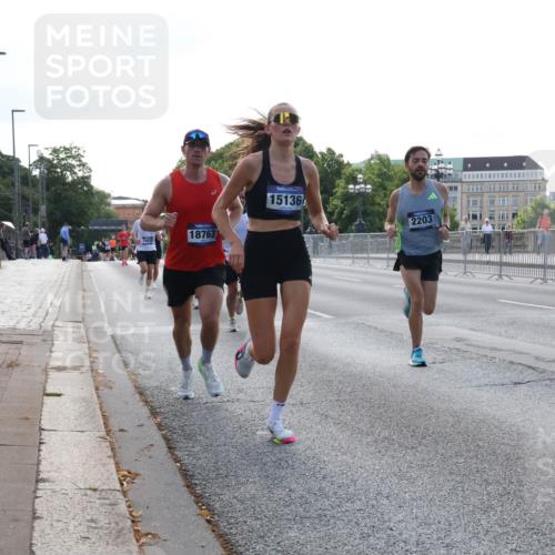 29.06.2025 - hella hamburg halbmarathon Lena Gebhardt http://msf.ph/oto/8424675 29.06.2025 09:43:37 Lombardsbrücke 18763, 15136, 2203, 1271, 2075, 2180, 2203, 3189, 5301, 6090, 7380, 8318, 9385, 9565, 9767, 9804, 10351, 10867, 11150, 13374, 13941, 14757, 15023, 15136, 15483, 15671, 17040, 17893, 18037, 18328, 18693, 18695, 18763, 18832, 18989 meine-sportfotos.de
