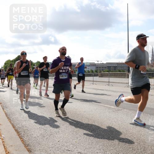 29.06.2025 - hella hamburg halbmarathon Lena Gebhardt http://msf.ph/oto/8424693 29.06.2025 09:52:25 Lombardsbrücke 14813, 15247, 5, 1169, 14449, 10741, 16338, 1057, 1139, 1169, 1220, 1312, 1353, 1415, 1468, 1512, 1569, 1604, 1631, 1763, 3305, 3618, 3697, 3852, 4565, 4871, 4915, 5007, 5011, 5047, 5231, 5336, 5690, 5987, 6373, 6550, 6705, 6711, 7067, 7185, 7432, 7451, 7710, 7865, 7961, 8564, 8852, 9348, 9444, 9547, 9659, 10493, 10741, 10796, 10978, 11062, 11495, 11679, 11779, 11821, 12046, 12438, 12772, 13403, 13614, 13728, 14257 meine-sportfotos.de