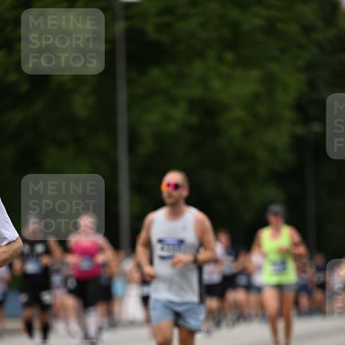 29.06.2025 - hella hamburg halbmarathon Dr. Thomas Lammeyer http://msf.ph/oto/8424752 29.06.2025 10:49:37 Kennedybrücke 1024, 1774, 1798, 2550, 2779, 3570, 4275, 4337, 4388, 5099, 5949, 6841, 6888, 7216, 7859, 7912, 8745, 8907, 9084, 9085, 10668, 10727 meine-sportfotos.de