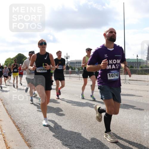 29.06.2025 - hella hamburg halbmarathon Lena Gebhardt http://msf.ph/oto/8424758 29.06.2025 09:52:25 Lombardsbrücke 4813, 15247, 1169, 14449, 8854, 960, 5, 10741, 18888, 1057, 1139, 1169, 1220, 1312, 1353, 1415, 1468, 1512, 1569, 1604, 1631, 1763, 3305, 3618, 3697, 3852, 4565, 4871, 4915, 5007, 5011, 5047, 5231, 5336, 5690, 5987, 6373, 6550, 6705, 6711, 7067, 7185, 7432, 7451, 7710, 7865, 7961, 8564, 8852, 9348, 9444, 9547, 9659, 10493, 10741, 10796, 10978, 11062, 11495, 11679, 11779, 11821, 12046, 12438, 12772, 13403, 13614, 13728, 14257 meine-sportfotos.de