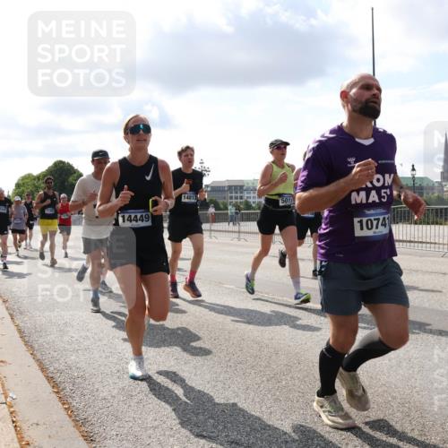 29.06.2025 - hella hamburg halbmarathon Lena Gebhardt http://msf.ph/oto/8424772 29.06.2025 09:52:25 Lombardsbrücke 15247, 1169, 14449, 1741, 14813, 9, 5017, 5, 10741, 1057, 1139, 1169, 1220, 1312, 1353, 1415, 1468, 1512, 1569, 1604, 1631, 1763, 3305, 3618, 3697, 3852, 4565, 4871, 4915, 5007, 5011, 5047, 5231, 5336, 5690, 5987, 6373, 6550, 6705, 6711, 7067, 7185, 7432, 7451, 7710, 7865, 7961, 8564, 8852, 9348, 9444, 9547, 9659, 10493, 10741, 10796, 10978, 11062, 11495, 11679, 11779, 11821, 12046, 12438, 12772, 13403, 13614, 13728, 14257 meine-sportfotos.de