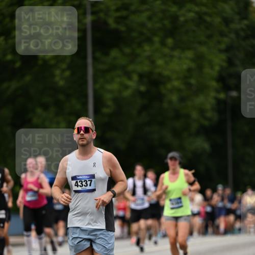 29.06.2025 - hella hamburg halbmarathon Dr. Thomas Lammeyer http://msf.ph/oto/8424780 29.06.2025 10:49:38 Kennedybrücke 1024, 1774, 1798, 2550, 2779, 3570, 4275, 4337, 4388, 5099, 5949, 6841, 6888, 7216, 7859, 7912, 8745, 8907, 9084, 9085, 10562, 10668, 10727 meine-sportfotos.de