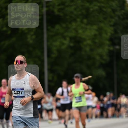 29.06.2025 - hella hamburg halbmarathon Dr. Thomas Lammeyer http://msf.ph/oto/8424797 29.06.2025 10:49:39 Kennedybrücke 1024, 1774, 1798, 2550, 2779, 3570, 4275, 4337, 4388, 5099, 5949, 6841, 6888, 7216, 7859, 7912, 8745, 8907, 9084, 9085, 10562, 10668, 10727 meine-sportfotos.de