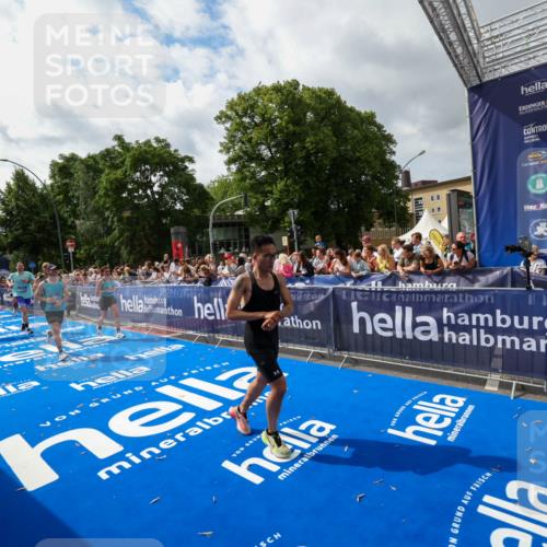 29.06.2025 - hella hamburg halbmarathon Zöllner http://msf.ph/oto/8424799 29.06.2025 10:34:06 Ziel 9345, 9519, 11019, 11202, 11227, 13066, 13493, 13494, 14448, 15268, 16724, 17877 meine-sportfotos.de
