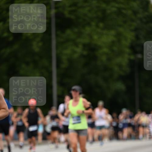 29.06.2025 - hella hamburg halbmarathon Dr. Thomas Lammeyer http://msf.ph/oto/8424819 29.06.2025 10:49:40 Kennedybrücke 1024, 1774, 1798, 2550, 2779, 3570, 4275, 4337, 4388, 5099, 5949, 6841, 6888, 7859, 7912, 8745, 8907, 9084, 10562, 10668, 10727 meine-sportfotos.de