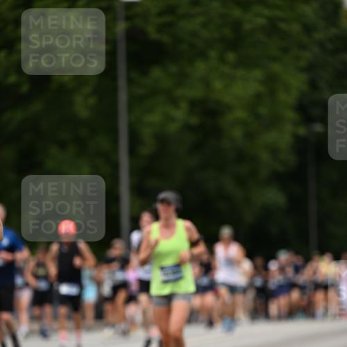 29.06.2025 - hella hamburg halbmarathon Dr. Thomas Lammeyer http://msf.ph/oto/8424821 29.06.2025 10:49:40 Kennedybrücke 1024, 1774, 1798, 2550, 2779, 3570, 4275, 4337, 4388, 5099, 5949, 6841, 6888, 7859, 7912, 8745, 8907, 9084, 10562, 10668, 10727 meine-sportfotos.de