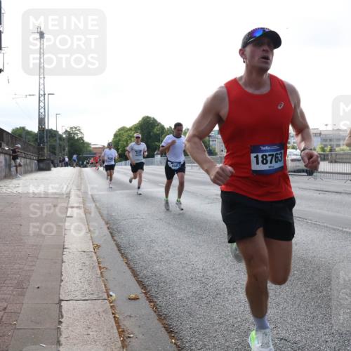 29.06.2025 - hella hamburg halbmarathon Lena Gebhardt http://msf.ph/oto/8424876 29.06.2025 09:43:39 Lombardsbrücke 1035, 18763, 2203, 1271, 2075, 2180, 2203, 3189, 6090, 7380, 8318, 8376, 9565, 9767, 9804, 10351, 10867, 11150, 13374, 13941, 14757, 15023, 15136, 15483, 15671, 17040, 17893, 18328, 18693, 18695, 18763, 18832, 18989 meine-sportfotos.de