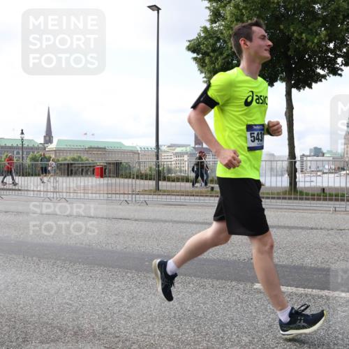 29.06.2025 - hella hamburg halbmarathon Lena Gebhardt http://msf.ph/oto/8424882 29.06.2025 10:06:22 Lombardsbrücke 543, 1245, 1448, 1766, 1830, 1842, 3062, 4169, 4542, 4666, 4868, 5431, 5807, 5951, 6014, 6314, 6664, 7138, 7741, 8051, 8316, 9361, 9560, 10214, 10297, 10736, 10781, 10886, 12371, 13042, 13054, 13475, 13481, 13863, 14369, 14607, 14987, 15113, 15145, 15229, 15377, 15462, 15537, 15766, 15772, 15858, 16441, 16687, 16933, 17059, 17239, 17746, 18042, 18575, 18577, 18652, 18768, 18857, 18910, 18913, 18966 meine-sportfotos.de