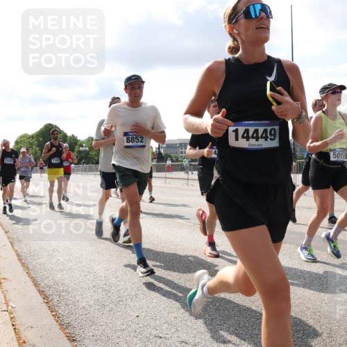 29.06.2025 - hella hamburg halbmarathon Lena Gebhardt http://msf.ph/oto/8424890 29.06.2025 09:52:26 Lombardsbrücke 15247, 15813, 1169, 18775, 8852, 14449, 5011, 1057, 1139, 1169, 1220, 1312, 1353, 1415, 1468, 1512, 1604, 1631, 1763, 2189, 3305, 3618, 3697, 3852, 4565, 4871, 4915, 5007, 5011, 5047, 5231, 5336, 5477, 5690, 5987, 6373, 6550, 6705, 6711, 7067, 7185, 7432, 7451, 7710, 7865, 7961, 8564, 8852, 9348, 9444, 9547, 9659, 10493, 10741, 10796, 10978, 11062, 11495, 11679, 11779, 11821, 12046, 12438, 12772, 13403, 13614, 13728, 14257 meine-sportfotos.de