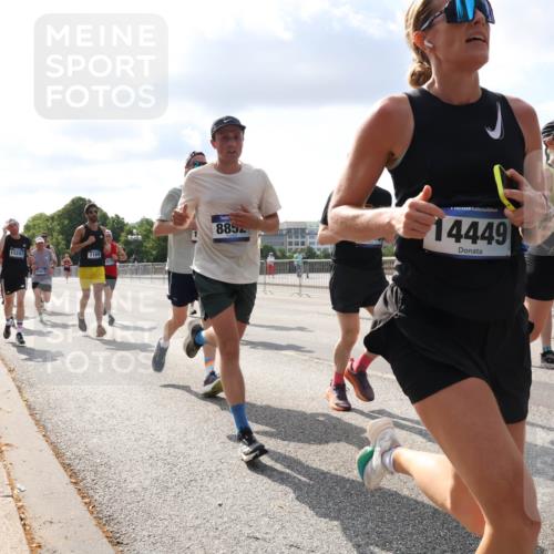29.06.2025 - hella hamburg halbmarathon Lena Gebhardt http://msf.ph/oto/8424912 29.06.2025 09:52:26 Lombardsbrücke 15247, 1169, 8852, 14449, 501, 1057, 1139, 1169, 1220, 1312, 1353, 1415, 1468, 1512, 1604, 1631, 1763, 2189, 3305, 3618, 3697, 3852, 4565, 4871, 4915, 5007, 5011, 5047, 5231, 5336, 5477, 5690, 5987, 6373, 6550, 6705, 6711, 7067, 7185, 7432, 7451, 7710, 7865, 7961, 8564, 8852, 9348, 9444, 9547, 9659, 10493, 10741, 10796, 10978, 11062, 11495, 11679, 11779, 11821, 12046, 12438, 12772, 13403, 13614, 13728, 14257 meine-sportfotos.de