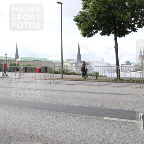 29.06.2025 - hella hamburg halbmarathon Lena Gebhardt http://msf.ph/oto/8424924 29.06.2025 10:06:22 Lombardsbrücke 1245, 1448, 1766, 1830, 1842, 3062, 4169, 4542, 4666, 4868, 5431, 5807, 5951, 6014, 6314, 6664, 7138, 7741, 8051, 8316, 9361, 9560, 10214, 10297, 10736, 10781, 10886, 12371, 13042, 13054, 13475, 13481, 13863, 14369, 14607, 14987, 15113, 15145, 15229, 15377, 15462, 15537, 15766, 15772, 15858, 16441, 16687, 16933, 17059, 17239, 17746, 18042, 18575, 18577, 18652, 18768, 18857, 18910, 18913, 18966 meine-sportfotos.de
