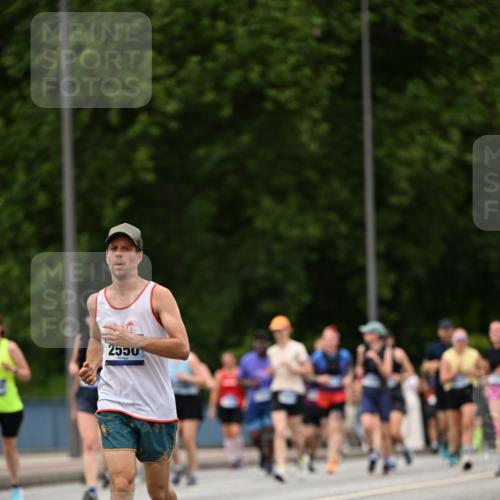 29.06.2025 - hella hamburg halbmarathon Dr. Thomas Lammeyer http://msf.ph/oto/8424959 29.06.2025 10:49:49 Kennedybrücke 1774, 1798, 2550, 2779, 2846, 2954, 3570, 3879, 3993, 4275, 4337, 4388, 5099, 5108, 5190, 5339, 5949, 6888, 7699, 7859, 7912, 8272, 8594, 9536, 10562, 10668, 10727 meine-sportfotos.de