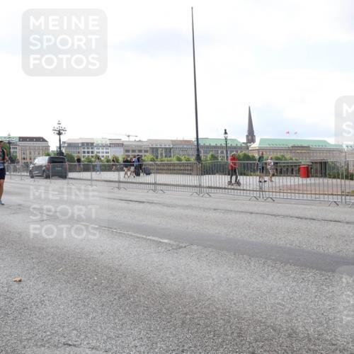 29.06.2025 - hella hamburg halbmarathon Lena Gebhardt http://msf.ph/oto/8424968 29.06.2025 10:06:23 Lombardsbrücke 15531, 6314, 1245, 1448, 1766, 1830, 1842, 3062, 4169, 4542, 4666, 4868, 5431, 5807, 5951, 6014, 6314, 6664, 7138, 7741, 8051, 8316, 9361, 9560, 10214, 10297, 10736, 10781, 10886, 12371, 13042, 13054, 13475, 13481, 13863, 14369, 14607, 14987, 15113, 15145, 15229, 15377, 15462, 15537, 15766, 15772, 15858, 16441, 16687, 16933, 17059, 17239, 17746, 18042, 18575, 18577, 18652, 18768, 18857, 18910, 18913, 18966 meine-sportfotos.de