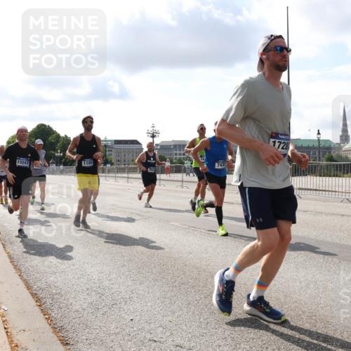 29.06.2025 - hella hamburg halbmarathon Lena Gebhardt http://msf.ph/oto/8424988 29.06.2025 09:52:27 Lombardsbrücke 15247, 1169, 3852, 7431, 1728, 1057, 1139, 1169, 1220, 1312, 1353, 1415, 1468, 1512, 1604, 1631, 1763, 2189, 3305, 3618, 3697, 3852, 4497, 4565, 4871, 4915, 5007, 5011, 5047, 5231, 5336, 5477, 5690, 5987, 6373, 6550, 6705, 6711, 7067, 7185, 7191, 7432, 7451, 7710, 7865, 7961, 8564, 8852, 9348, 9444, 9547, 9659, 10493, 10741, 10796, 10978, 11062, 11495, 11679, 11779, 11821, 12046, 12438, 12772, 13403, 13614, 13728, 14257 meine-sportfotos.de