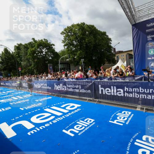 29.06.2025 - hella hamburg halbmarathon Zöllner http://msf.ph/oto/8425001 29.06.2025 10:34:16 Ziel 1080, 3005, 7884, 7901, 9376, 17751, 18906 meine-sportfotos.de