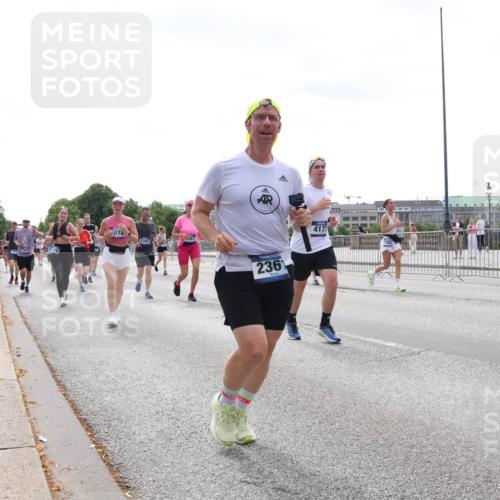 29.06.2025 - hella hamburg halbmarathon Lena Gebhardt http://msf.ph/oto/8425023 29.06.2025 10:43:19 Lombardsbrücke 10, 4302, 2361, 4177, 1149, 1155, 1467, 1788, 1816, 1878, 2103, 2158, 2267, 2361, 2450, 2509, 2971, 3074, 3238, 3329, 3378, 3390, 3518, 3638, 3764, 4056, 4177, 4302, 4367, 4680, 5067, 5214, 5268, 5370, 5610, 5720, 5755, 5967, 6012, 6096, 6226, 6440, 6931, 7043, 7197, 7461, 7872, 7926, 8135, 8184, 8233, 8408, 8435, 8504, 8795, 8991, 9072, 9304, 9378, 9639, 9641, 9644, 9831, 9976, 10008, 10083, 10180, 10200, 10202, 13049 meine-sportfotos.de