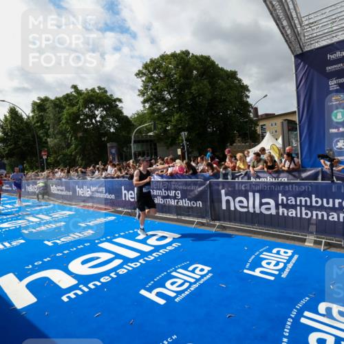 29.06.2025 - hella hamburg halbmarathon Zöllner http://msf.ph/oto/8425032 29.06.2025 10:34:17 Ziel 1080, 3005, 7884, 7901, 14784, 18906 meine-sportfotos.de