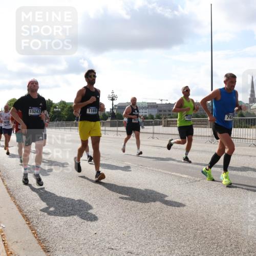 29.06.2025 - hella hamburg halbmarathon Lena Gebhardt http://msf.ph/oto/8425040 29.06.2025 09:52:27 Lombardsbrücke 15247, 17391, 1169, 1425, 743, 1057, 1139, 1169, 1220, 1312, 1353, 1415, 1468, 1512, 1604, 1631, 1763, 2189, 3305, 3618, 3697, 3852, 4497, 4565, 4871, 4915, 5007, 5011, 5047, 5231, 5336, 5477, 5690, 5987, 6373, 6550, 6705, 6711, 7067, 7185, 7191, 7432, 7451, 7710, 7865, 7961, 8564, 8852, 9348, 9444, 9547, 9659, 10493, 10741, 10796, 10978, 11062, 11495, 11679, 11779, 11821, 12046, 12438, 12772, 13403, 13614, 13728, 14257 meine-sportfotos.de